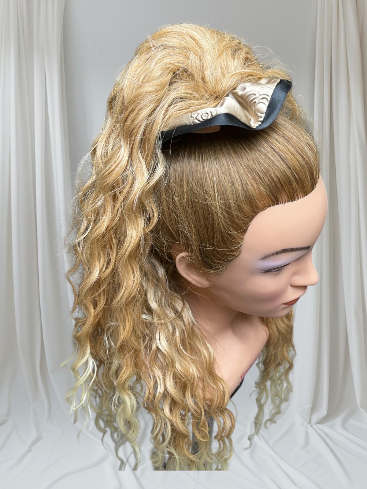 GUMKA SATYNOWA TŁOCZONA 7 GUMKA SATYNOWA TŁOCZONA 7