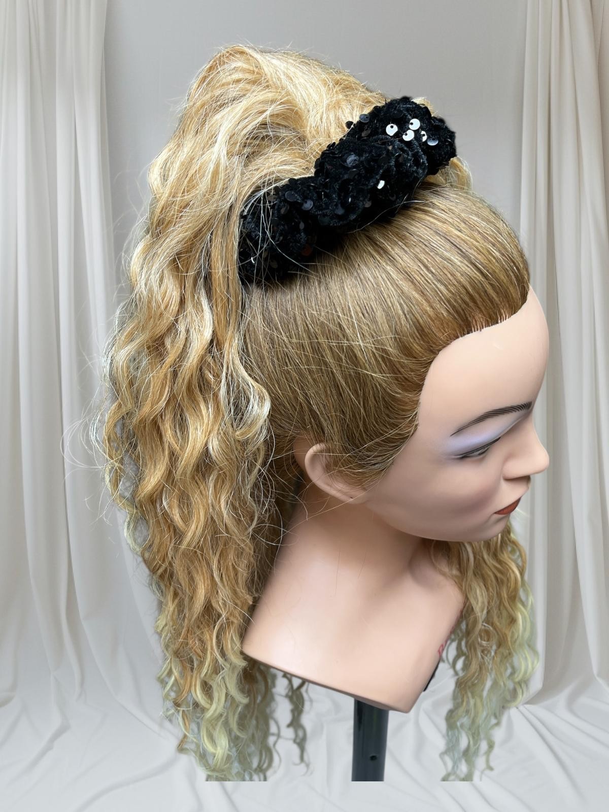 GUMKA WELUROWA CEKINY 11