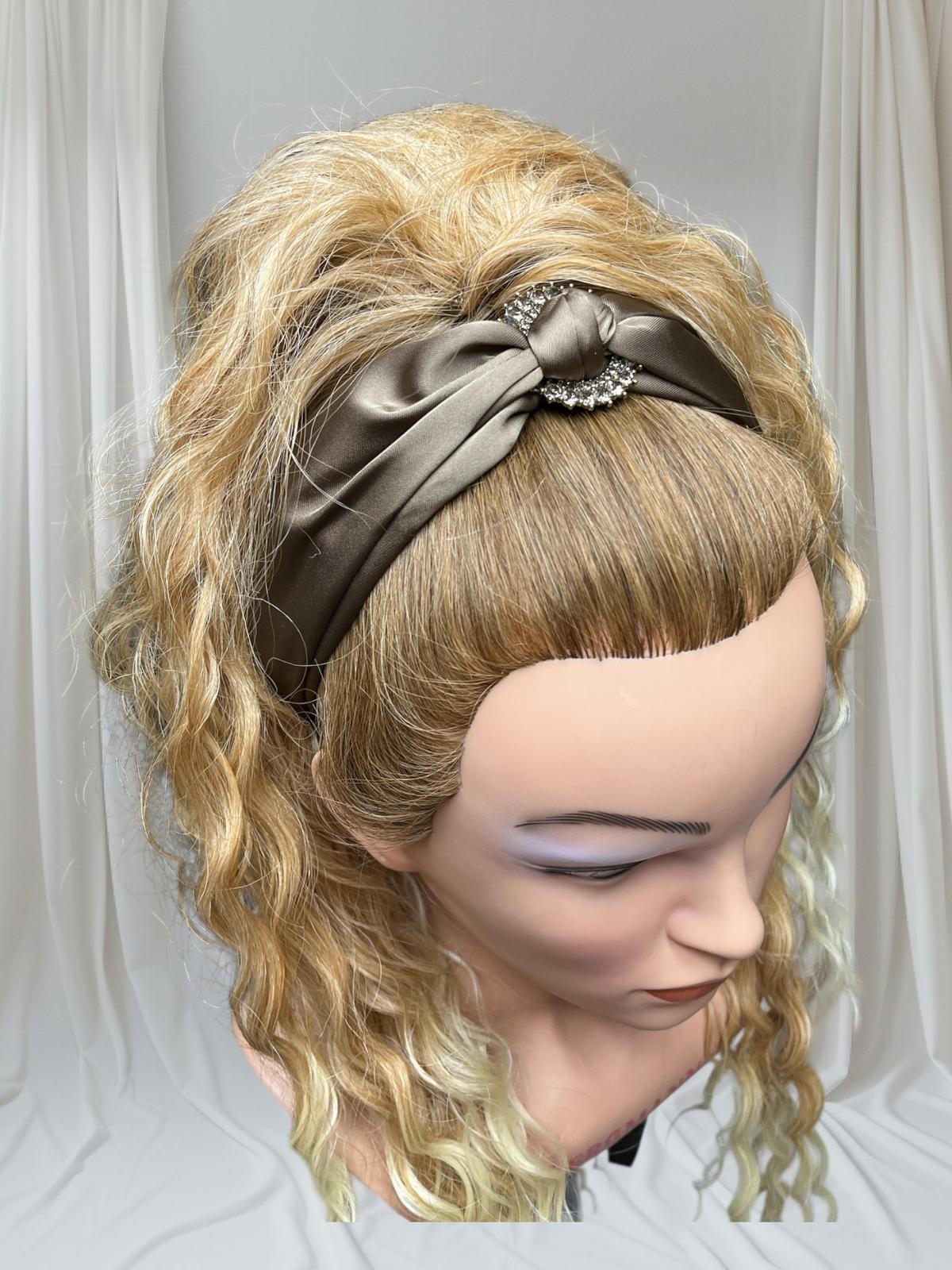 OPASKA SATYNOWA OP 26