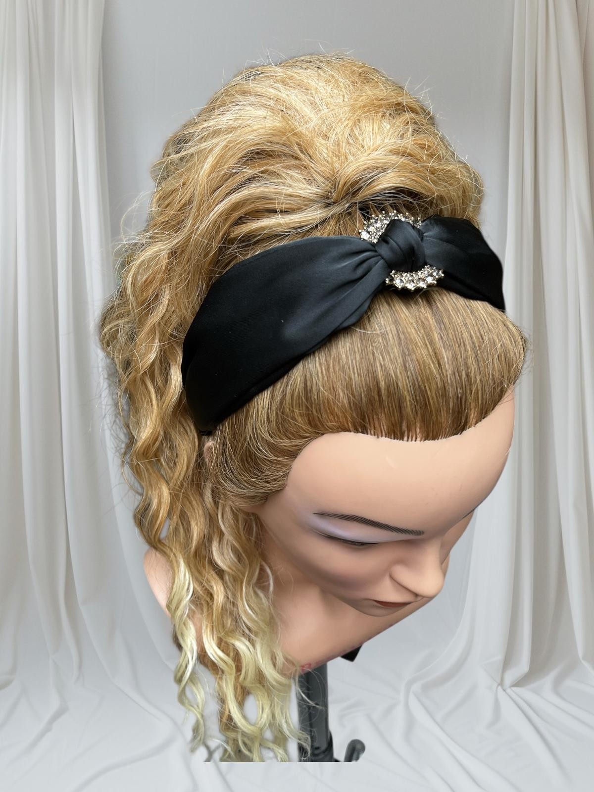 OPASKA SATYNOWA OP 28