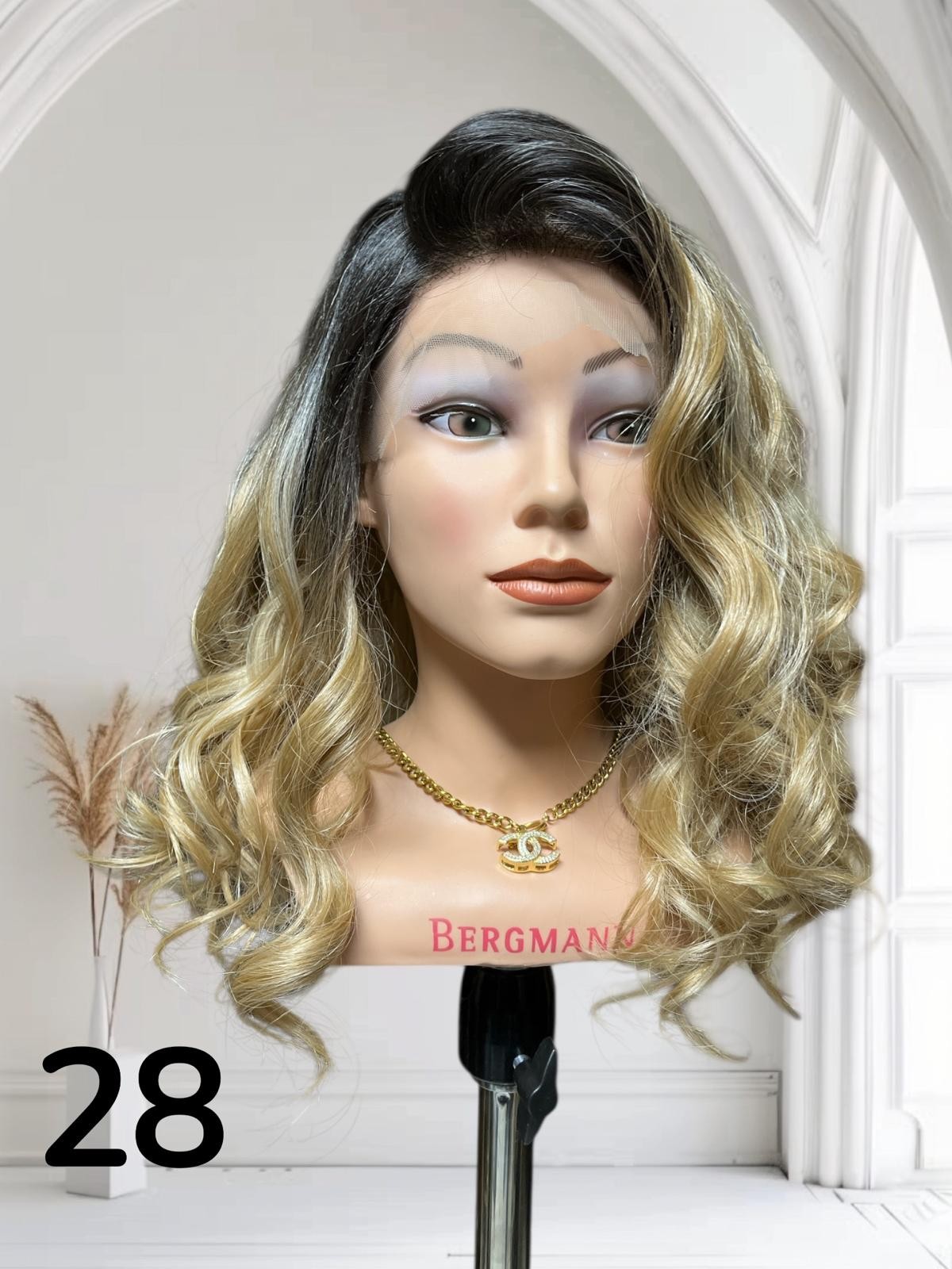 PERUKA 28 LACE FORNT Z MOŻLIWOŚCIĄ ZMIANY PRZEDZIAŁKA PERUKA 28 LACE FORNT Z MOŻLIWOŚCIĄ ZMIANY PRZEDZIAŁKA