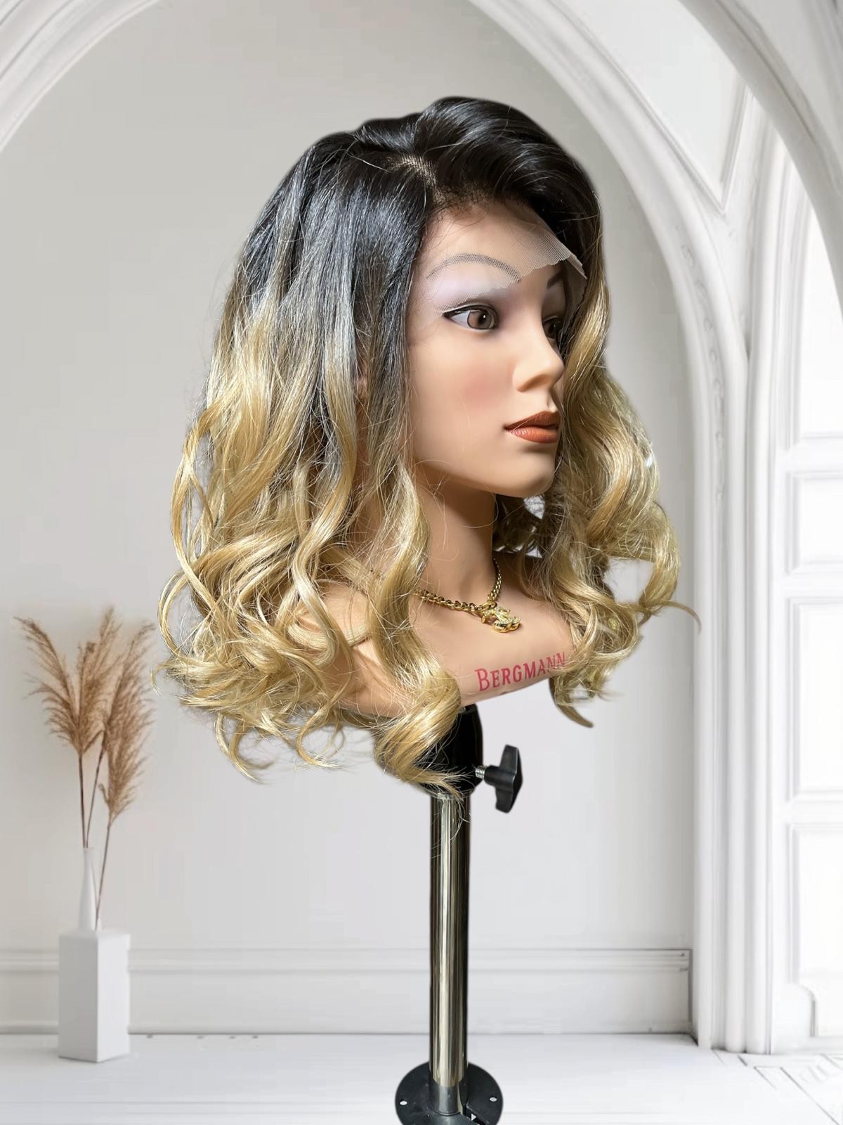 PERUKA 28 LACE FORNT Z MOŻLIWOŚCIĄ ZMIANY PRZEDZIAŁKA PERUKA 28 LACE FORNT Z MOŻLIWOŚCIĄ ZMIANY PRZEDZIAŁKA