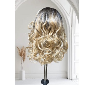 PERUKA 28 LACE FORNT Z MOŻLIWOŚCIĄ ZMIANY PRZEDZIAŁKA