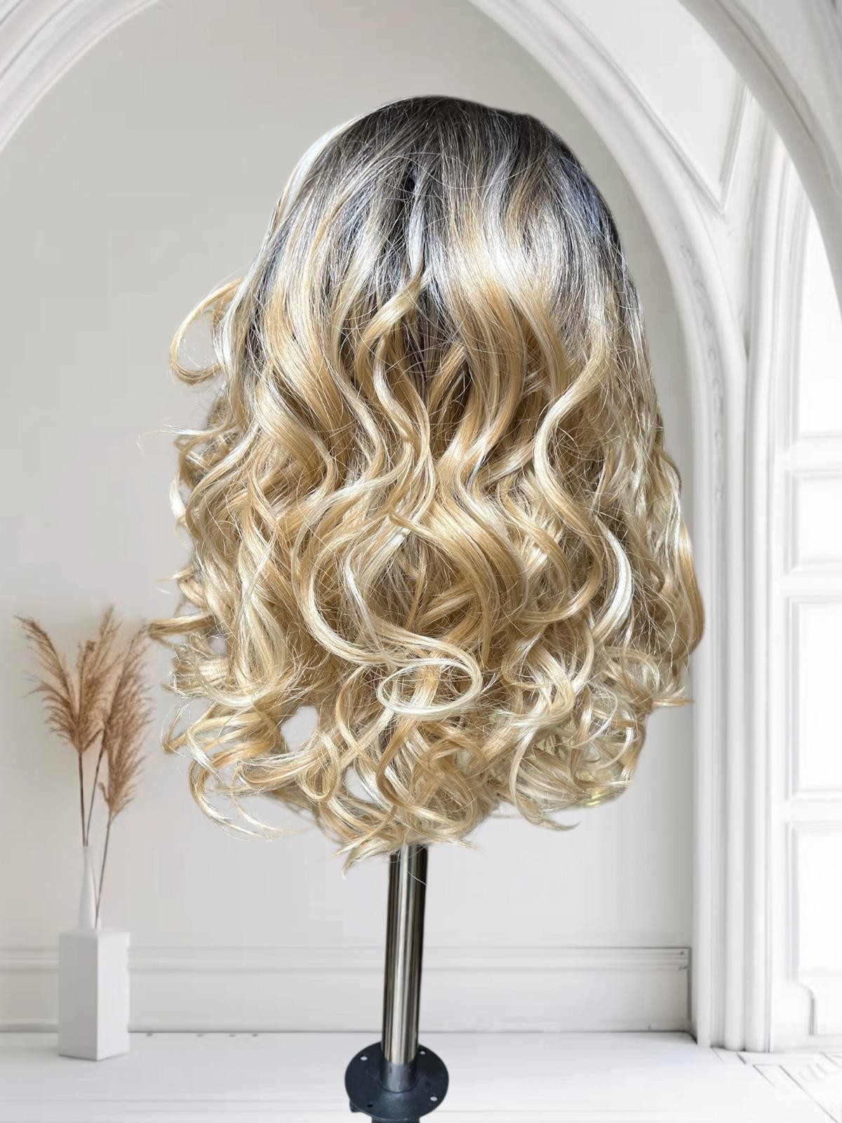 PERUKA 28 LACE FORNT Z MOŻLIWOŚCIĄ ZMIANY PRZEDZIAŁKA PERUKA 28 LACE FORNT Z MOŻLIWOŚCIĄ ZMIANY PRZEDZIAŁKA