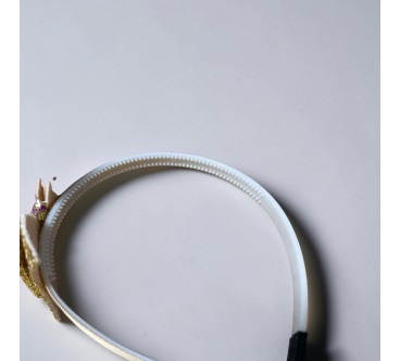 Op.47 KOKARDKA ZŁOTA Z BROKATEM NA GRZEBYKU