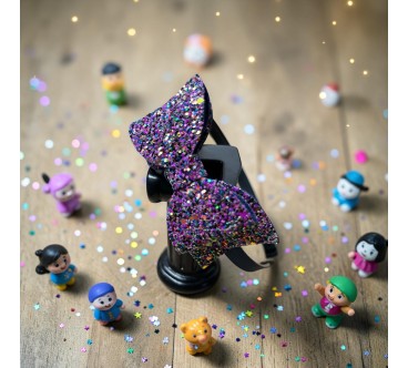 Op.48 KOKARDA FIOLETOWA Z BROKATEM NA GRZEBYKU