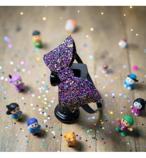 Op.48 KOKARDA FIOLETOWA Z BROKATEM NA GRZEBYKU