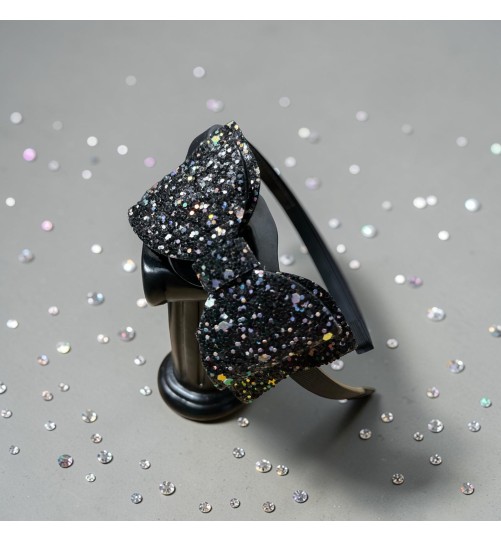 Op.50 KOKARDKA CZARNA Z BROKATEM NA GRZEBYKU