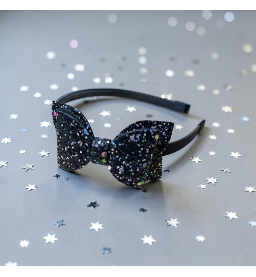 Op.50 KOKARDKA CZARNA Z BROKATEM NA GRZEBYKU