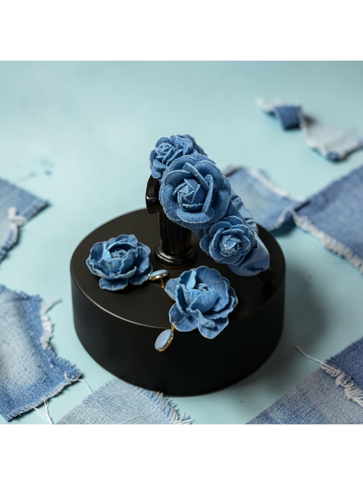 Op.52 Piękny zestaw opaska + kolczyki różyczki