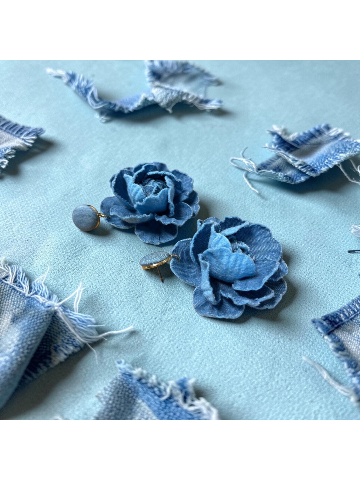 Op.52 Piękny zestaw opaska + kolczyki różyczki