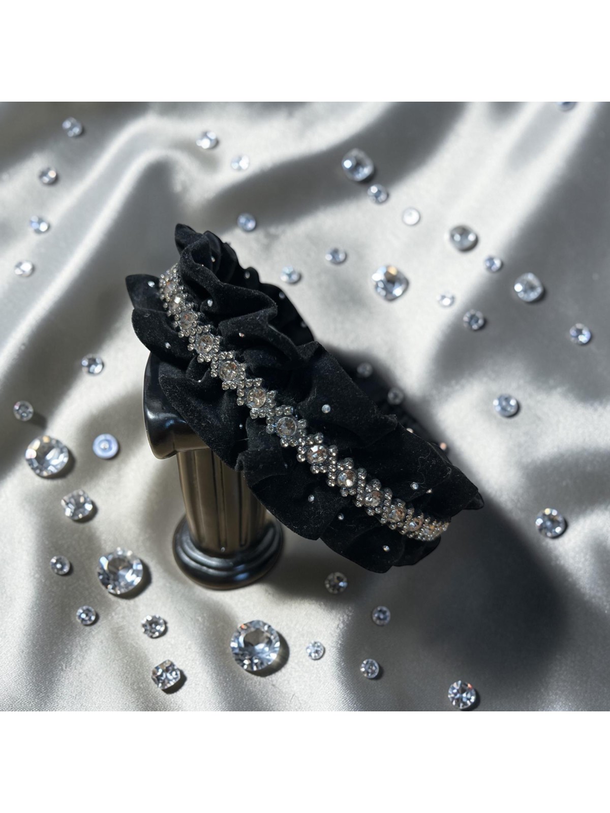 Op.61 Opaska Czarna Zamszowa z dodatkiem cyrkoni i cekiny