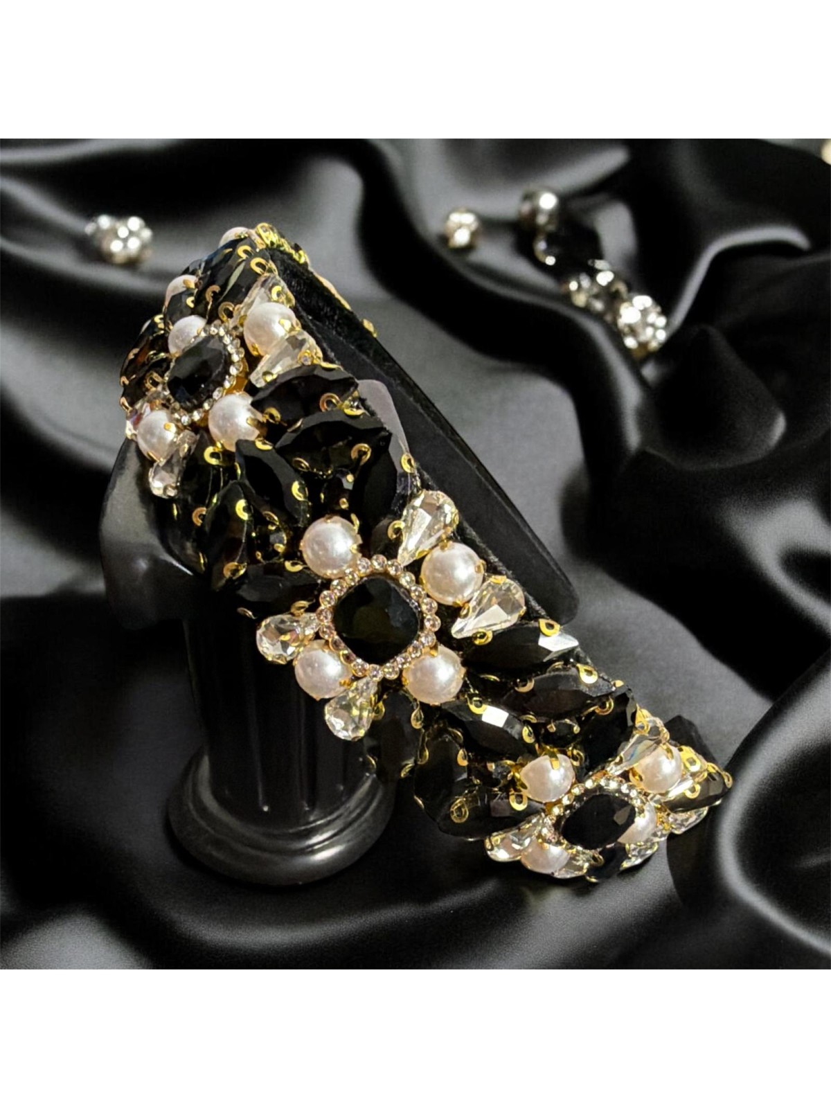 Op.75 Opaska zdobiona kamieniami i perłami