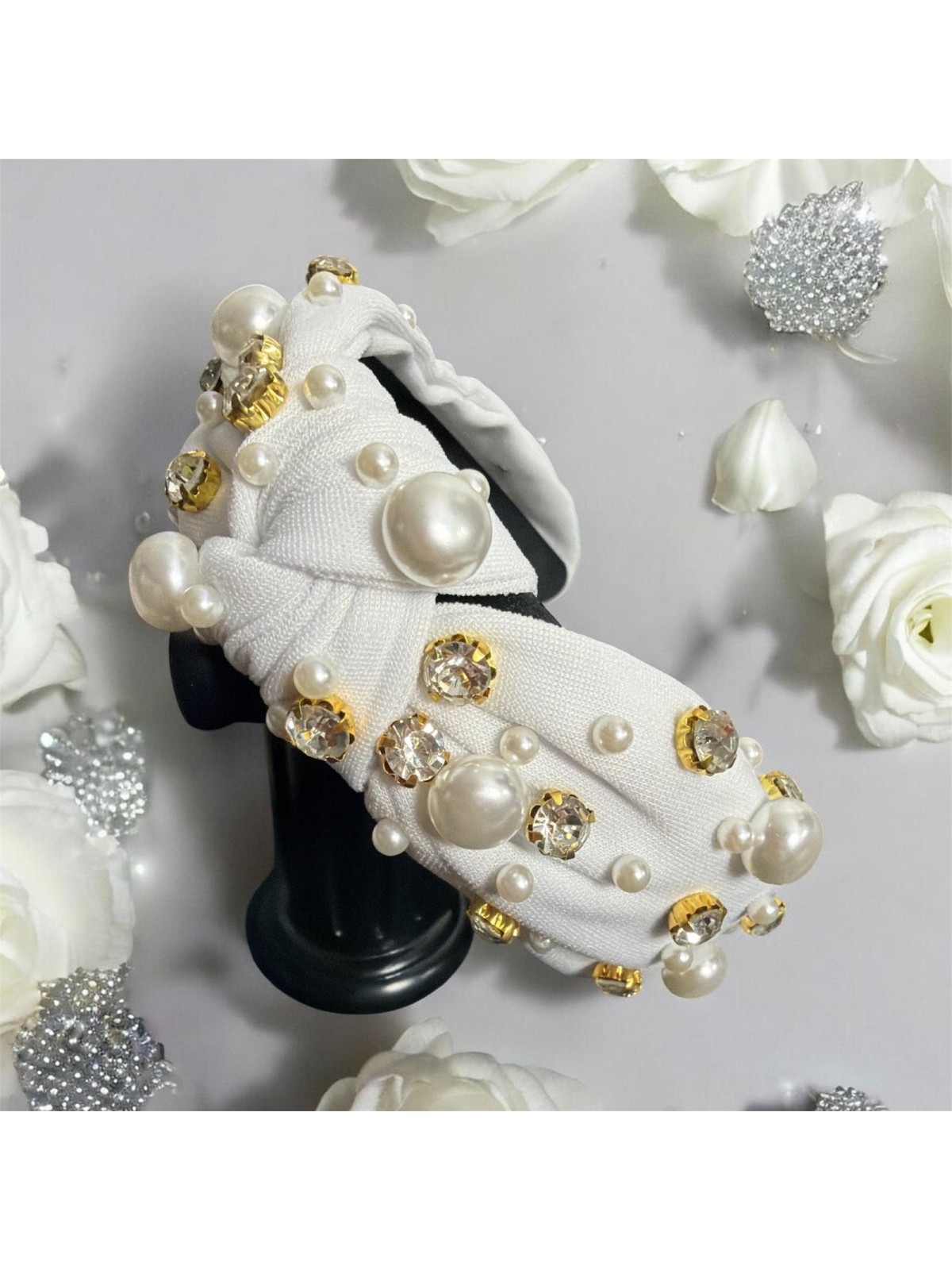 Op.76 Biała Materiałowa Opaska ozdobiona Perłami i Cyrkoniami