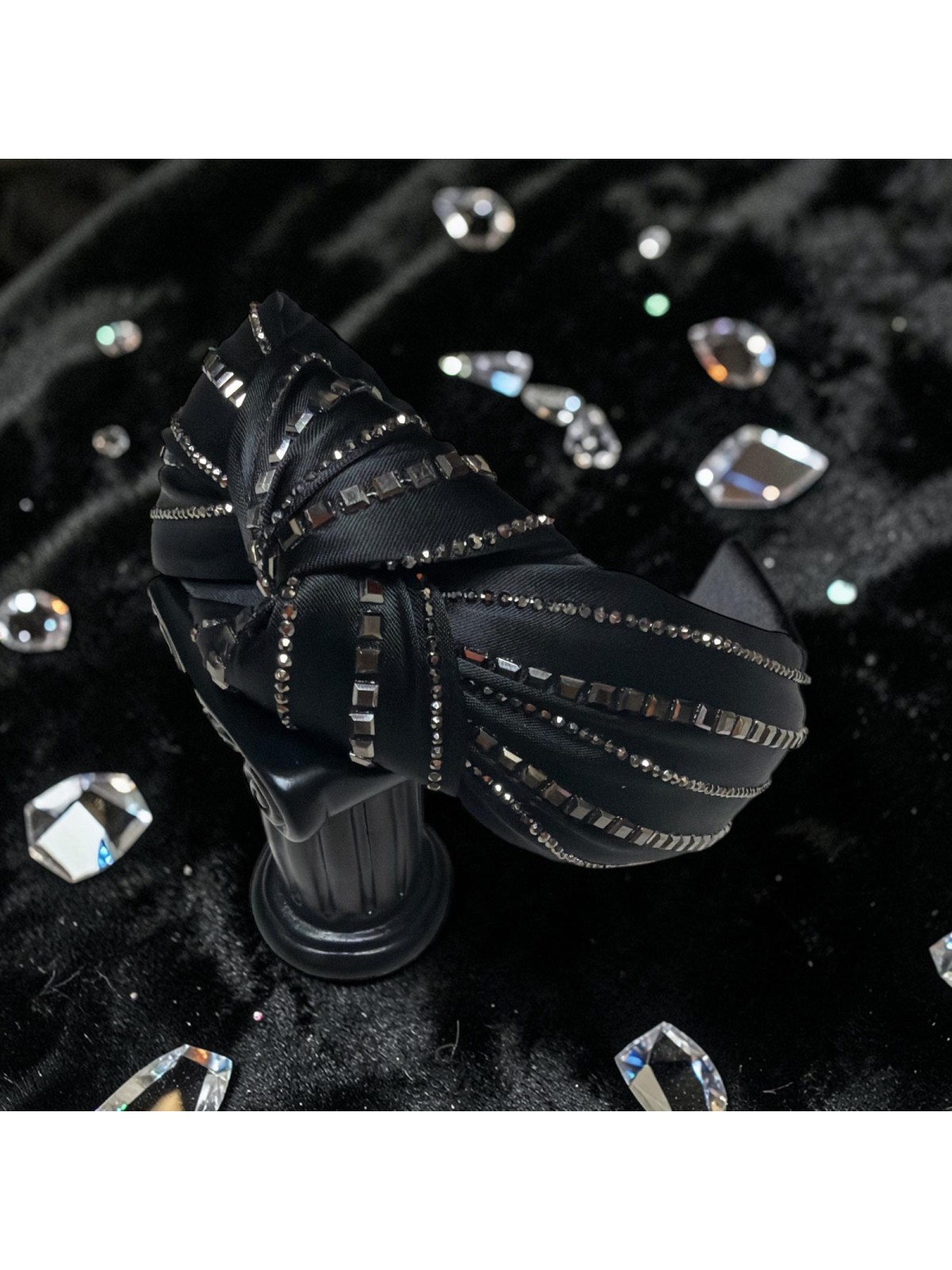 Op.82 Czarna Satynowa Opaska ze Srebrnymi zdobieniami