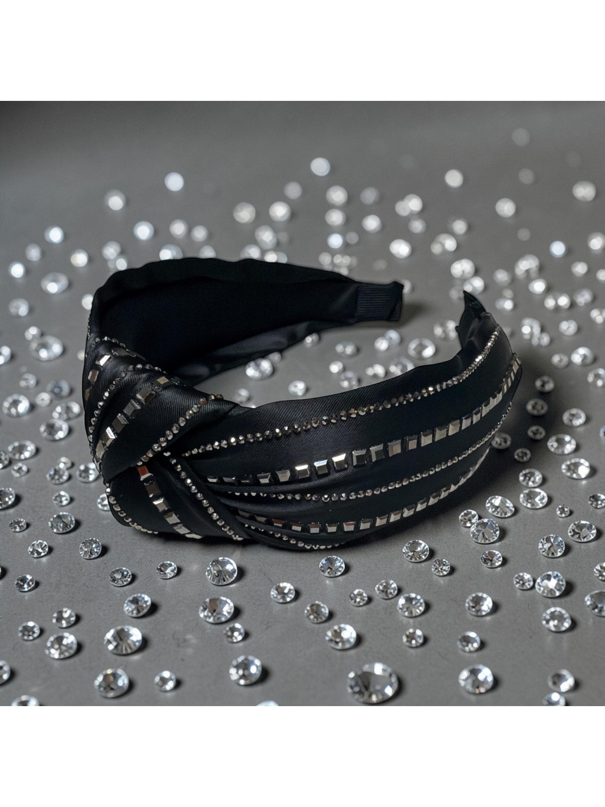 Op.82 Czarna Satynowa Opaska ze Srebrnymi zdobieniami