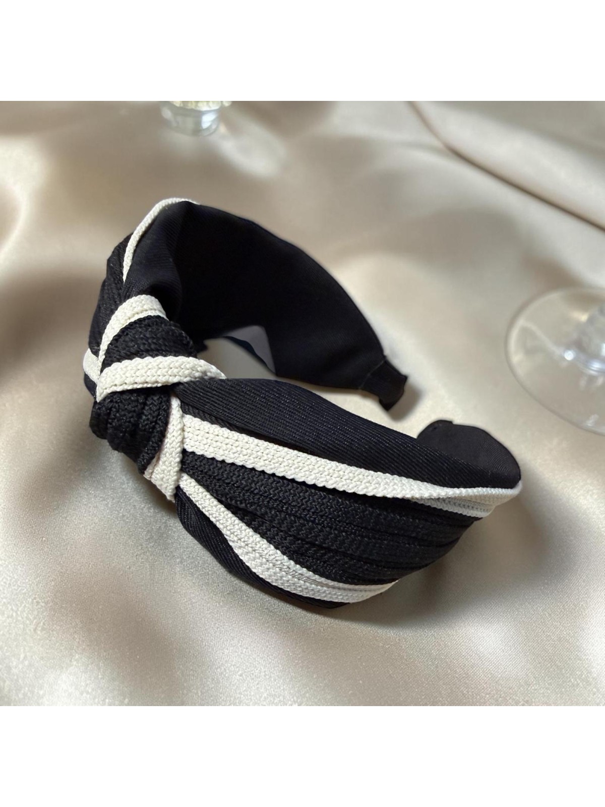 Op.301 Piękna stylowa opaska czarna