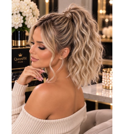 Kuc M4-beżowy blond łączony z refleksami jasnego blondu ombre ciemny blond 40 cm