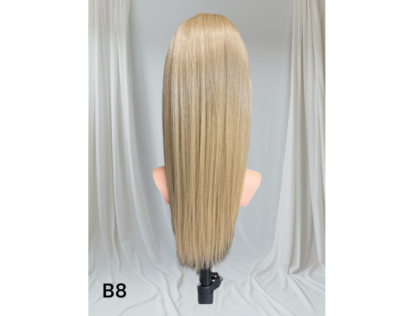 Kuc B8 z klamerką BEŻOWY BLOND Kuc B8 z klamerką BEŻOWY BLOND