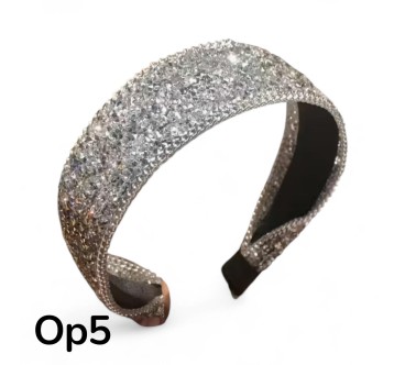 OP 5 OPASKA WYSADZANA KAMYKAMI Z DODATKIEM ŁAŃCUSZKA