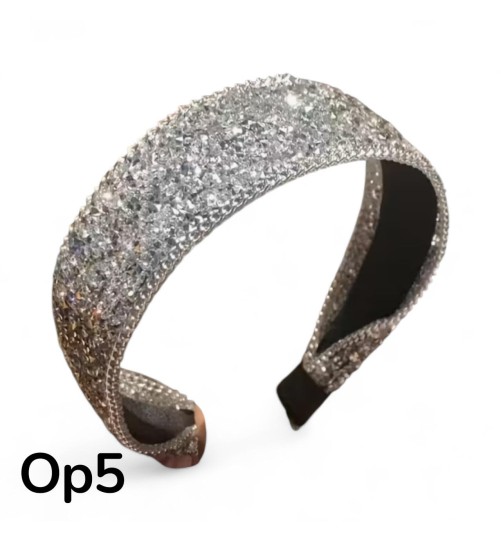 OP 5 OPASKA WYSADZANA KAMYKAMI Z DODATKIEM ŁAŃCUSZKA