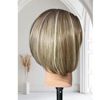 Peruka 6 Bob brąz z pasemkami blond