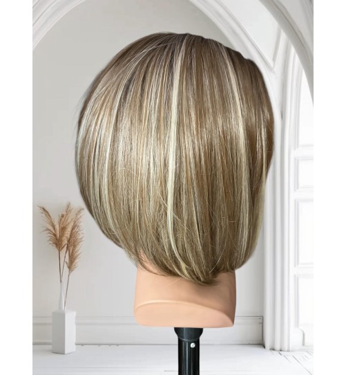 Peruka 6 Bob brąz z pasemkami blond