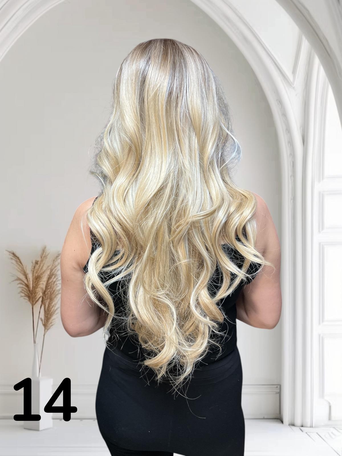 PERUKA 14 BLOND Z CIEMNIEJSZYM ODROSTEM CIEMNEGO BLONDU