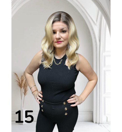 PERUKA 15 W ODCIACH BLONDU Z CIEMNIEJSZYM, ODROSTEM BLONDU