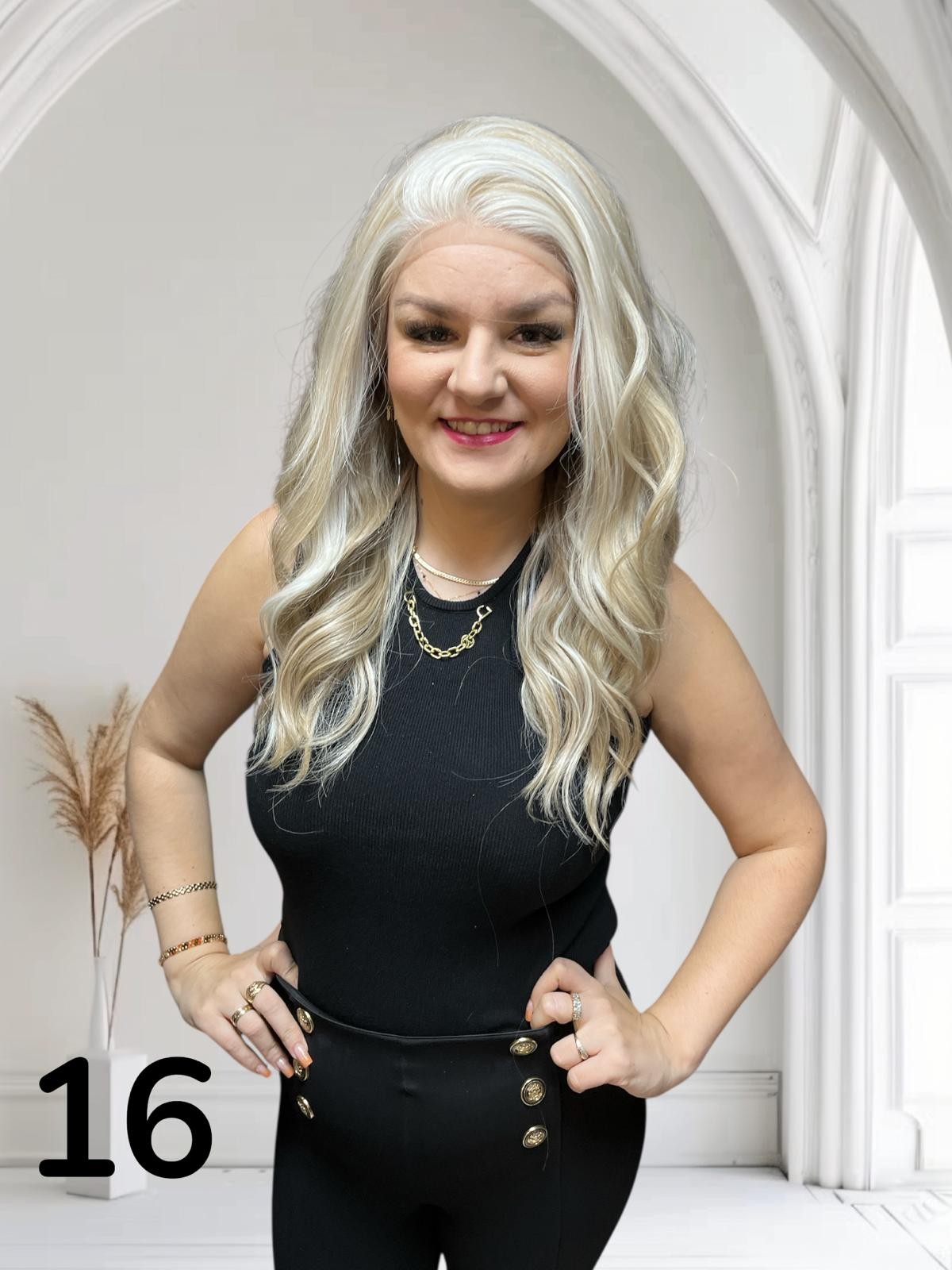 PERUKA 16 PERUKA W ODCIENIACH PERŁWEGO BLONDU Z PLATYNĄ